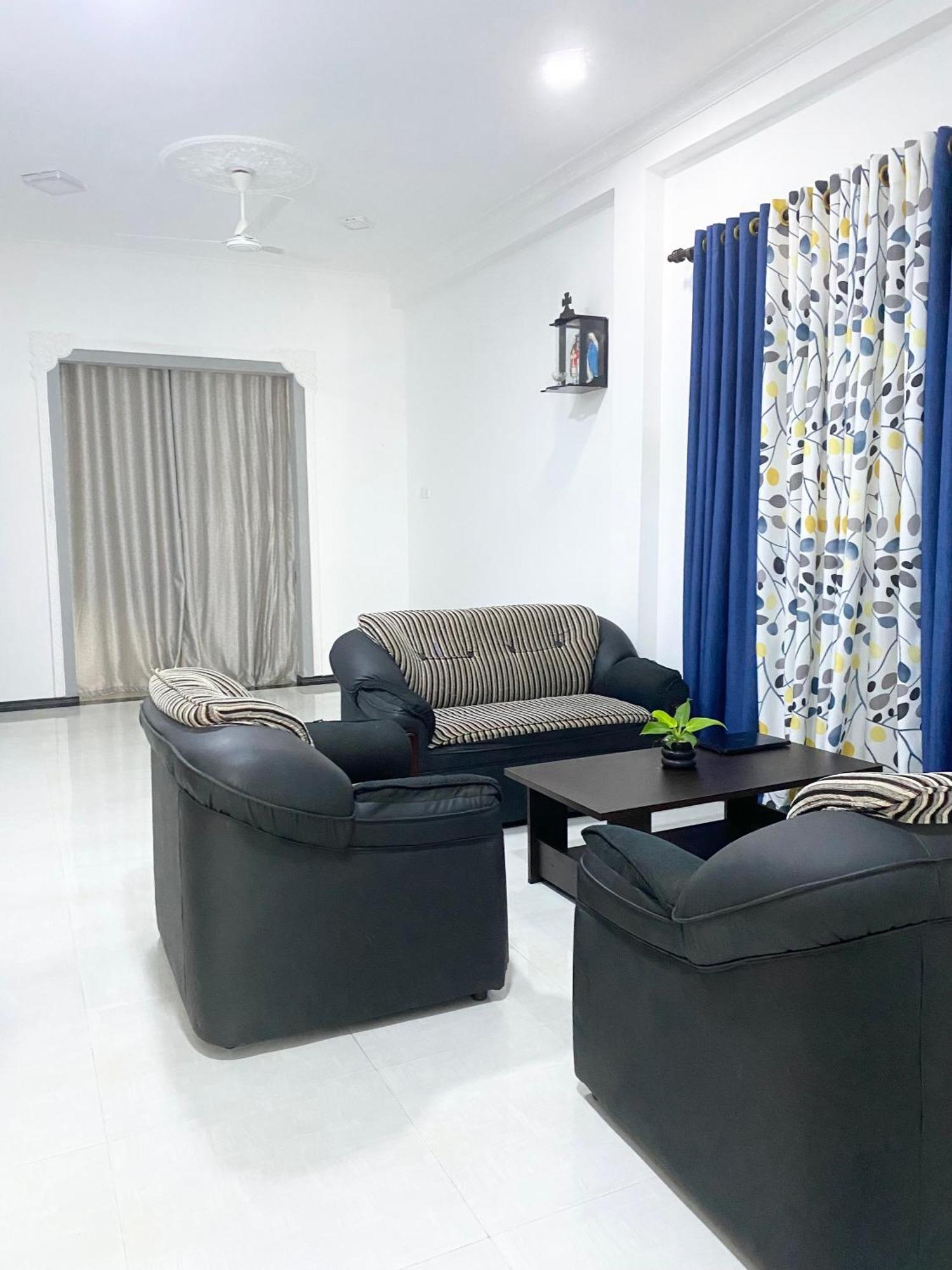 Mario Family Villa And Restaurant Negombo Bagian luar foto