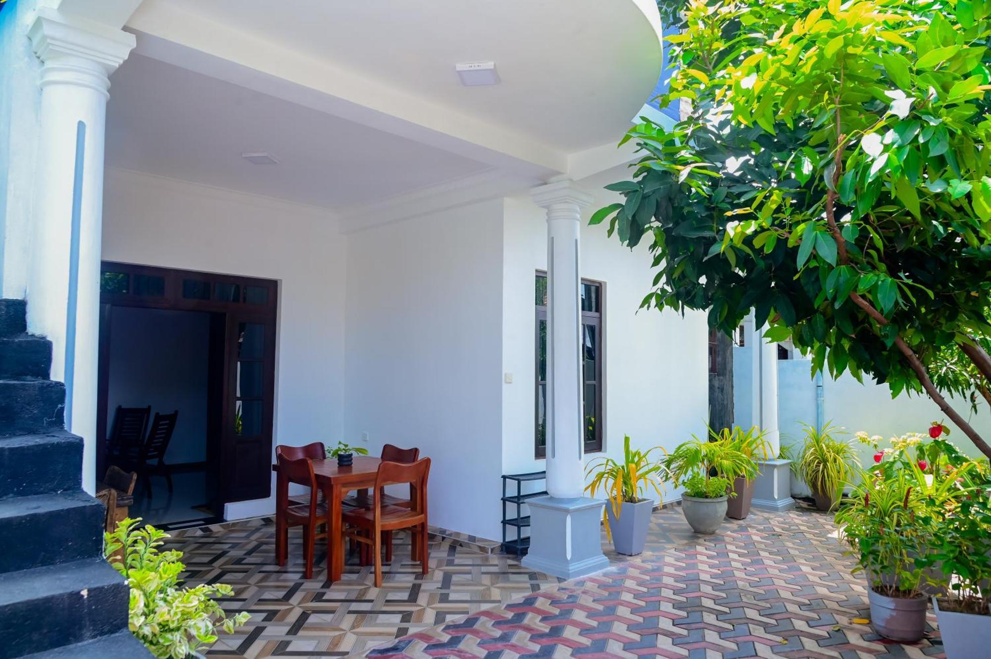 Mario Family Villa And Restaurant Negombo Bagian luar foto