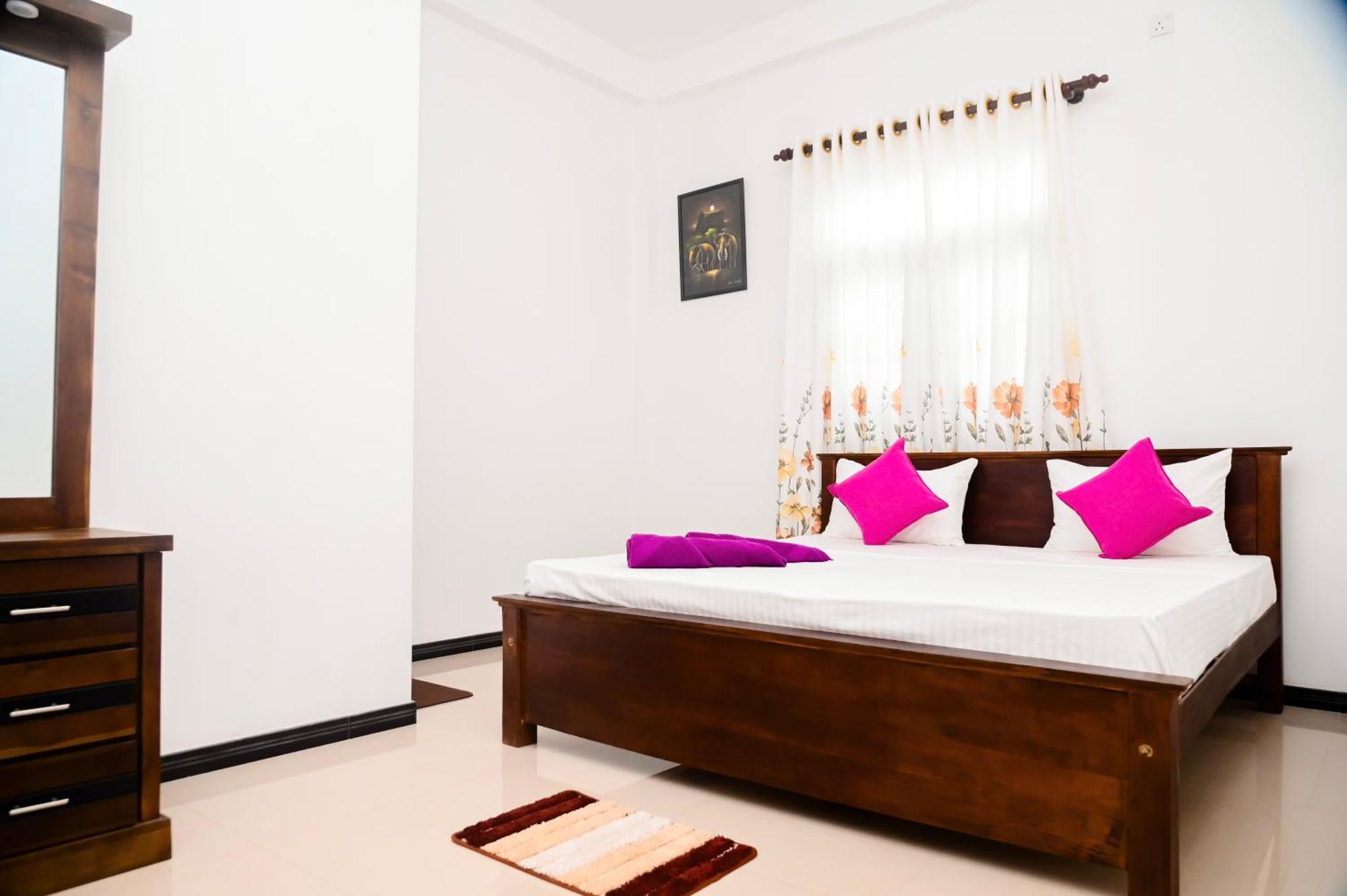 Mario Family Villa And Restaurant Negombo Bagian luar foto