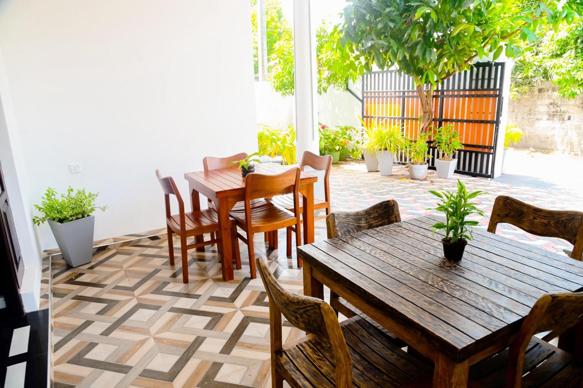 Mario Family Villa And Restaurant Negombo Bagian luar foto