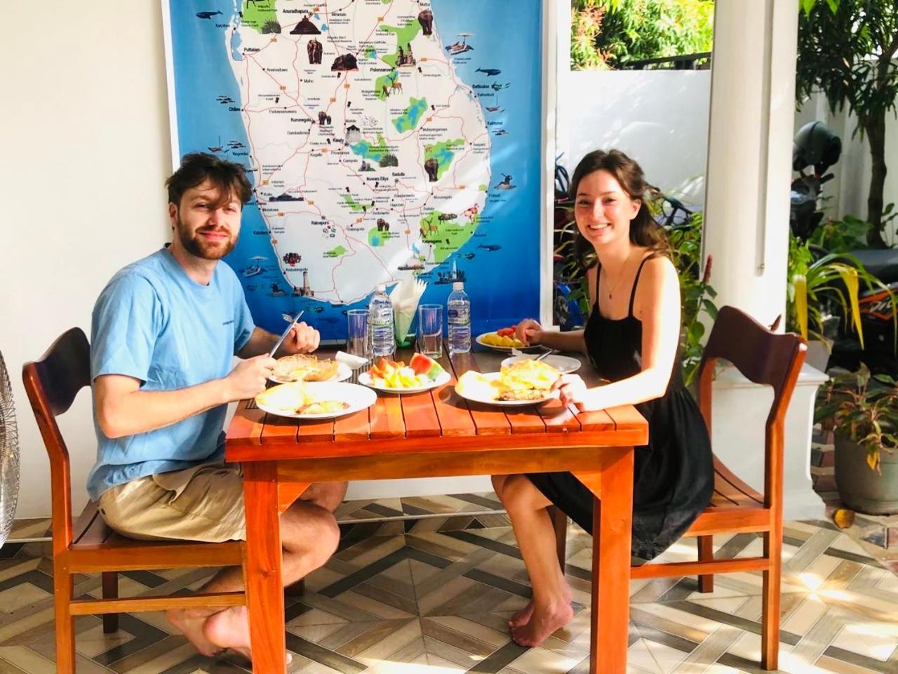 Mario Family Villa And Restaurant Negombo Bagian luar foto